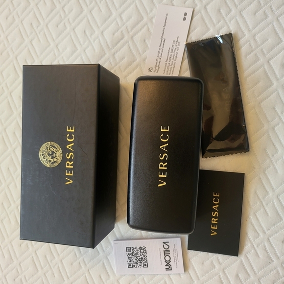 Versace Sunglasses Modern Design New.. main image 4